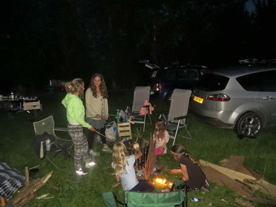 family_2015-05-16 21-27-24_camping